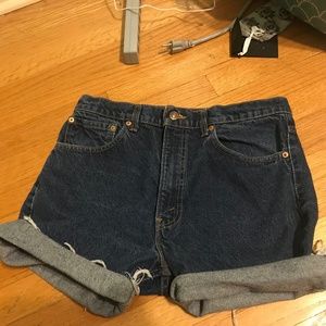 90s Levi MediumWash High waisted denim shorts